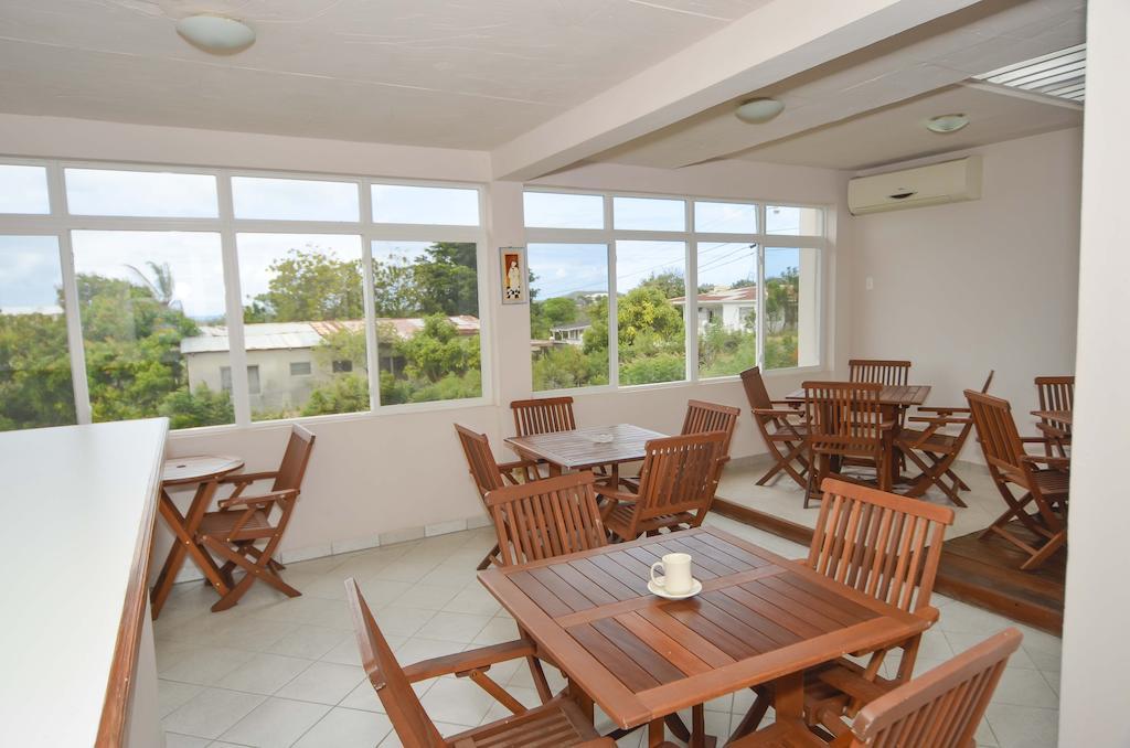 Caribbean Inn And Suites St. John's Esterno foto